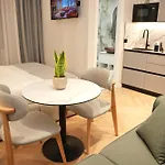 Nea Deluxe Apart-Hotel